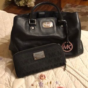 Black Michael Kors purse and wallet set